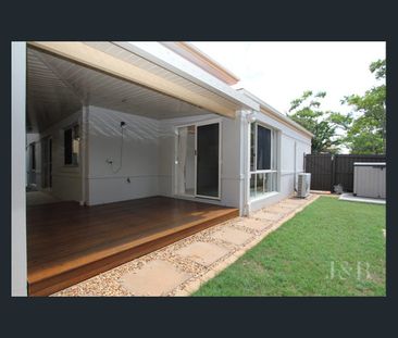 Double-Story 4-Bedroom House in the Heart of Aspley - Photo 5