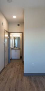 2 bdrm 2 bath for rent in Departure Bay - Photo 3