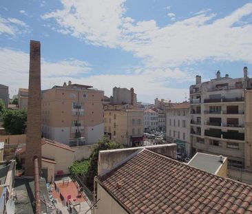 Appartement 3 pièces 50m2 MARSEILLE 1ER 665 euros - Photo 3