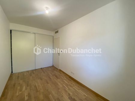 Location Appartement 3 pièces 70m² - Photo 2