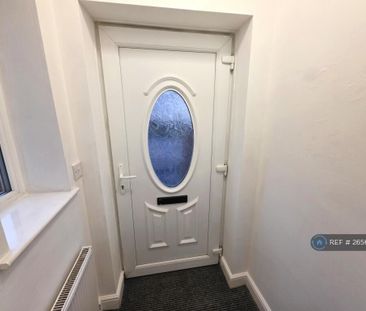 3 bedroom end of terrace house to rent - Photo 3