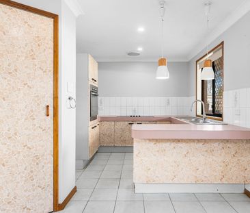 Air-Conditioned 3 Bedroom Home in a Prime Birkdale Location - Photo 2