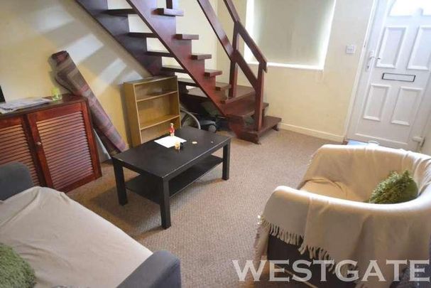 Blenheim Gardens, Reading, RG1 - Photo 1