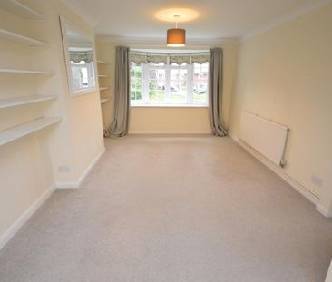 3 bedroom end of terrace house to rent - Photo 2