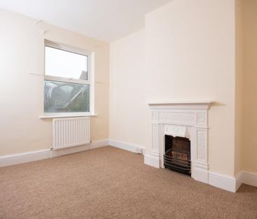 3 bedroom end of terrace house to rent - Photo 6