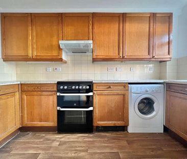 Bourneside Crescent, Southgate, N14 - Photo 2