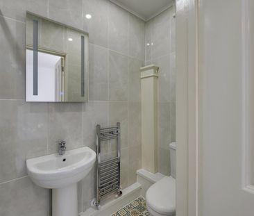 3 Bed Flat - Photo 5