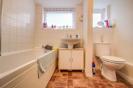 2 bedroom terraced house to rent - Photo 5