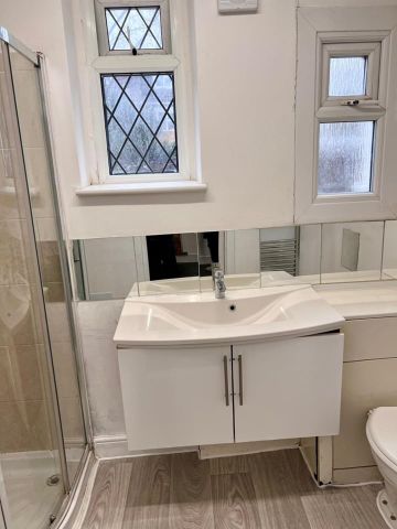 1 Bed Flat, Park Avenue Road, N17 - Photo 2