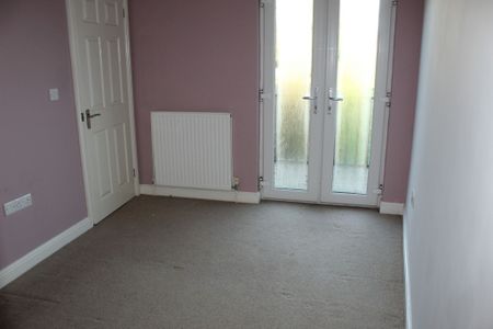 2 bed Cottage - To Let - Photo 4