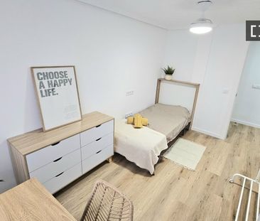valencia, Valencian Community 46011 - Photo 3