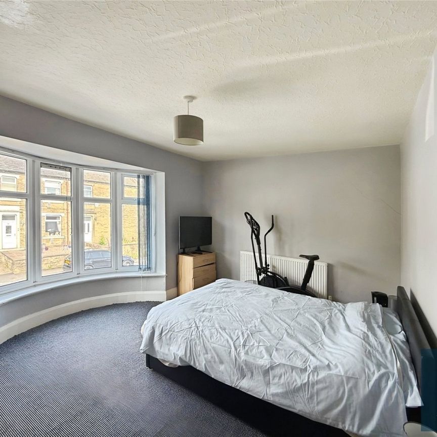 Slade Lane, Rastrick, Brighouse, HD6 - Photo 1