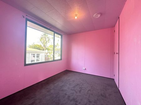 3 Bedroom house in Henderson - Photo 3