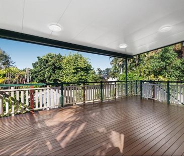 IDYLLIC 3 BEDROOM FAMILY HOME IN PRIME LOCATION! - Photo 5