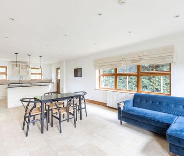 To Let 4 Bedroom House - Photo 2