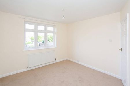 3 bedroom detached house to rent - Photo 4