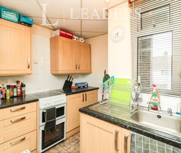 2 bedroom flat to rent - Photo 3