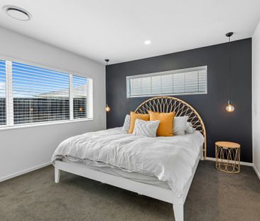 Single Level, Sunny Living in Stanmore Bay! - Photo 4