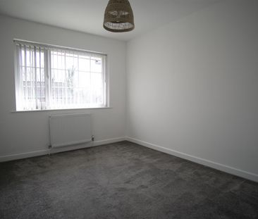 2 Bed Flat to Let on Spinney Brow,Preston - Photo 3