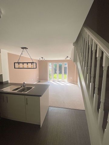 Lakelot Close, Willenhall - Photo 3