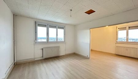 Appartement 4 pièces 67m2 REIMS 700 euros - Photo 2