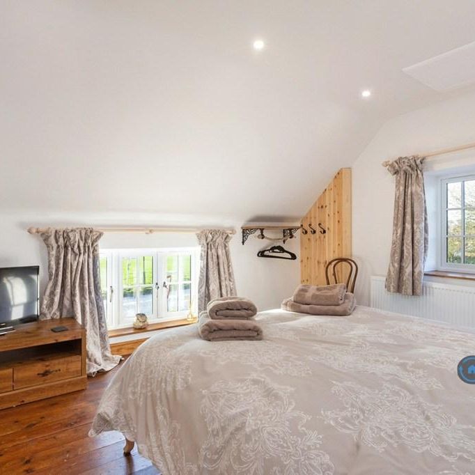 4 bedroom semi-detached house to rent - Photo 1