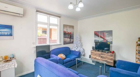 Warm, Furnished Home - Photo 5