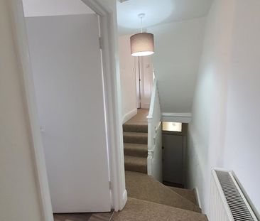 3 Bed Terraced House, Charleston Street, SE17 - Photo 2