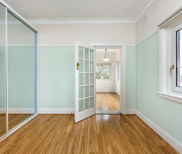 2 Bedroom unit with sunroom - Photo 2