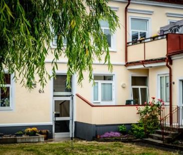 Centralt belägen 3:a Adelgatan 6, Tomelilla 82 kvadratmeter. Ej bal... - Photo 2