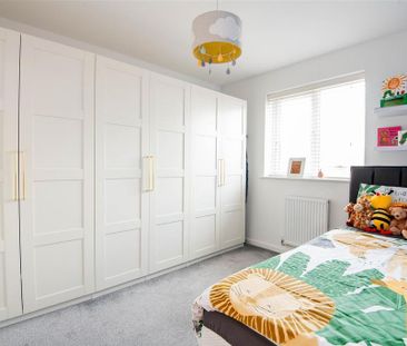 4 bedroom detached house to rent - Photo 6