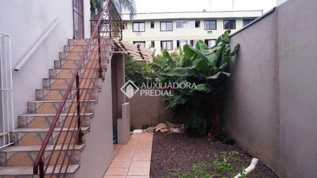 Casa com 3 quartos e 160m² para alugar em Rio Branco, Novo Hamburgo. - Photo 2