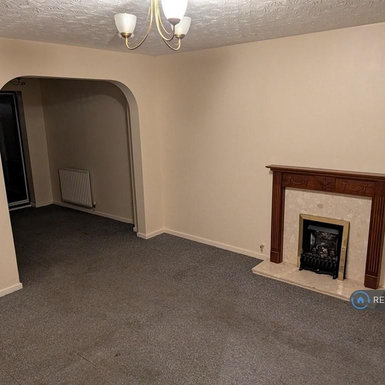 3 bedroom semi-detached house to rent - Photo 1