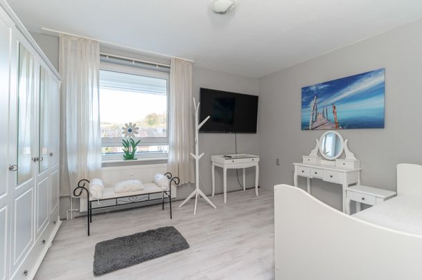 Vollständig renovierte 3 Zimmer Wohnung mit Balkon und Einbauküche! - Foto 1