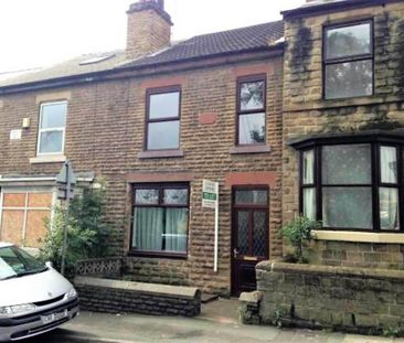 1 bedroom in a house share to rent - Photo 2