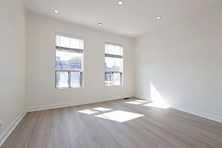For Lease - 952 Queen Street, Toronto, Ontario - Photo 3