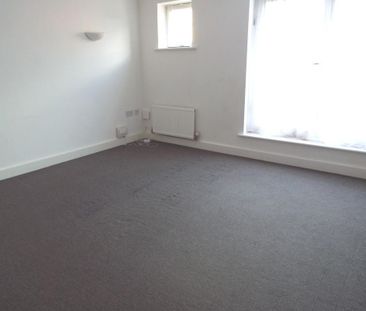 4 bedroom terraced house to rent - Photo 4