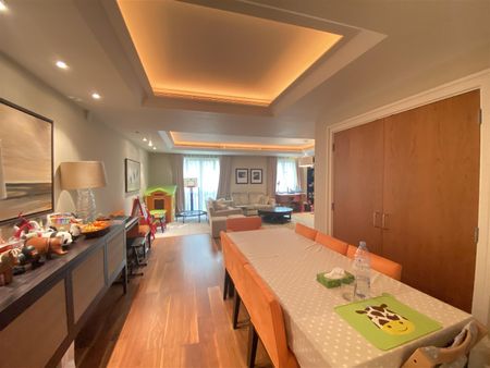 3 bed apartment to rent in Lancelot Place, Knightsbridge, SW7 - Photo 3