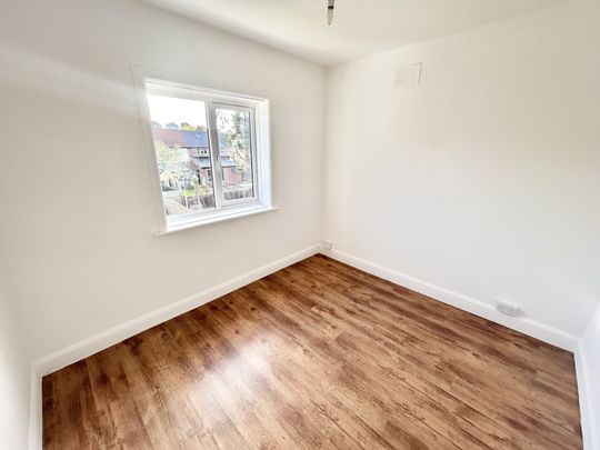 Bitterne Road West, Southampton - Photo 1