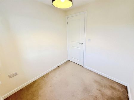 3 bedroom end of terrace house to rent - Photo 4