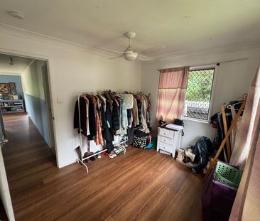 Large Family Home Nestled In Quiet Cul-de-sac - Photo 6