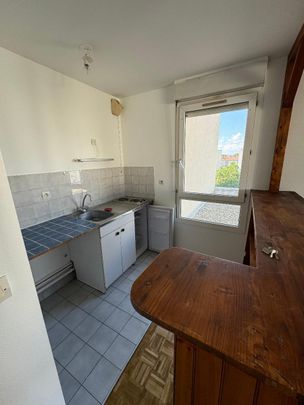 Location Appartement 1 pièce 35m² LYON 7ème - Photo 1