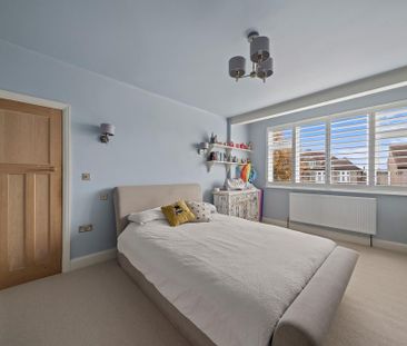 4 bedroom semi-detached house to rent - Photo 3