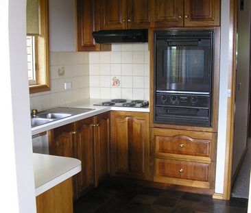 2/4 Hickson Place West Hobart TAS, 7000 - Photo 2