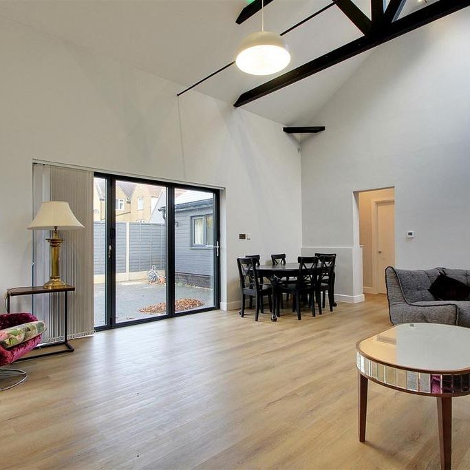 2 bedroom barn conversion to rent - Photo 1