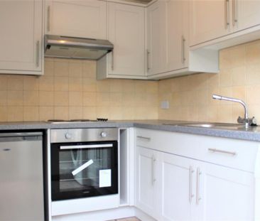 3 bedroom end of terrace house to rent - Photo 4