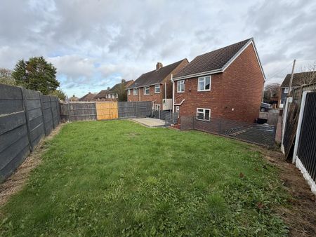 3 bedroom detached house to rent - Photo 2