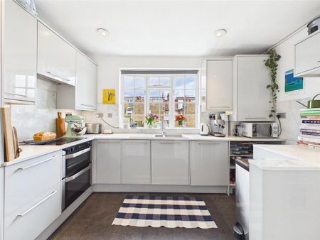 3 bedroom maisonette to rent - Photo 5