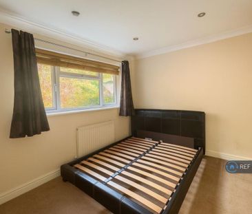 1 bedroom in a house share to rent - Photo 6