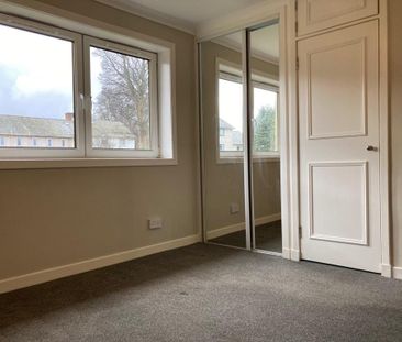 4 bedroom terraced house to rent - Photo 3